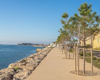 Hotel de la Baie - Bandol - Beach