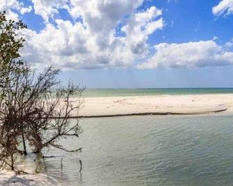 Vacation guest house - Holiday - Beach