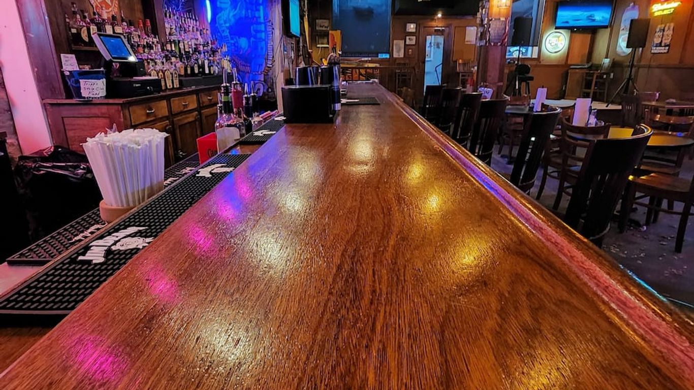 아이언 홀스 인 - 데드우드