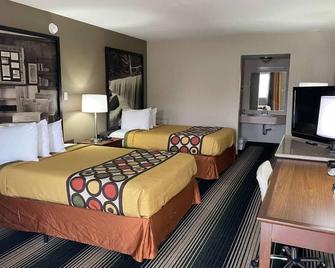 Deluxe Inn & Suites - Junction City - Bedroom
