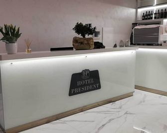 Hotel Presidente - פורטו צ'סארו - דלפק קבלה