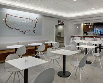 TownePlace Suites by Marriott Springfield - Springfield - Bar