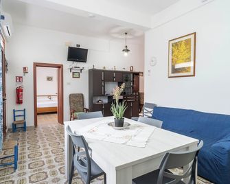 Casa SUrachi e Mesu - Riola Sardo - Jídelna