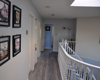 Better Bed House - Richmond - Hallway