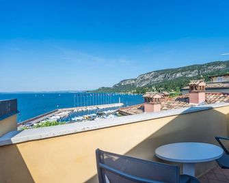 Apartmentsgarda - Baia Del Garda 5 - Garda - Balkon