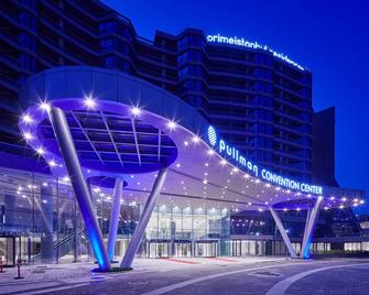 Pullman Istanbul Hotel & Convention Center - Istanbul - Building