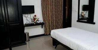 The Trivandrum Hotel - Thiruvananthapuram - Bedroom