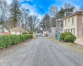 Long Island Home 1 Mi to Downtown Garden City - Hempstead - Building