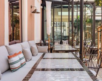 Grand Hôtel du Parc - אקס לה-באן - פטיו