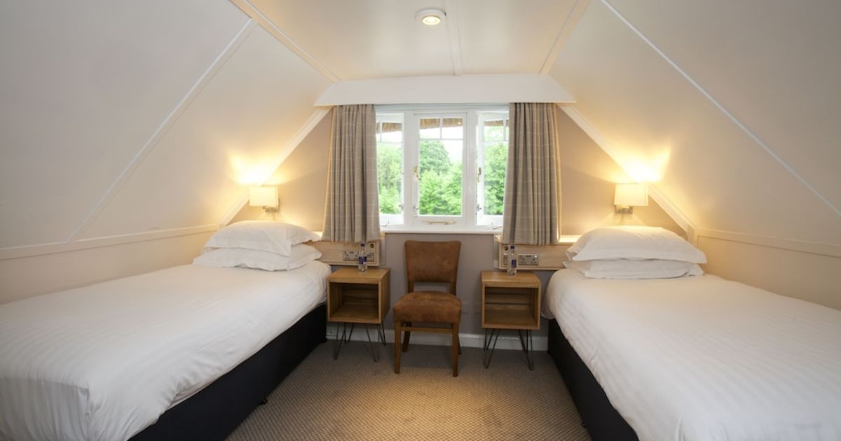 Fisherman's Cot, Tiverton by Marston's Inns C 100 (C̶̶ ̶2̶4̶0̶