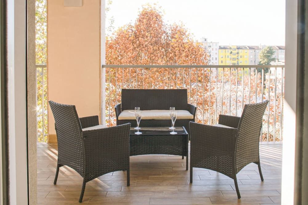 BnButler - Govone - Ampio e Luminoso Appartamento con Terrazza - מילאנו - מרפסת