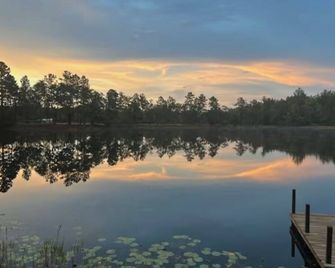 Railroad Retreat by the Lake - Folkston - Outdoors view