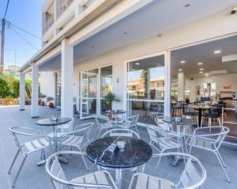Angela Hotel & Apartments - Gouvia - Patio