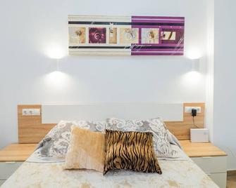 Cubo's Urban Studio Turisbelen - Málaga - Bedroom