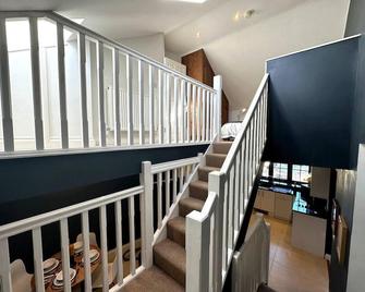 Cosy & quirky cottage in the heart of Bakewell. - Bakewell - Stairs