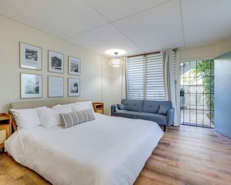 Honolulu Vacation Rental Walk to Beaches - Honolulu - Bedroom