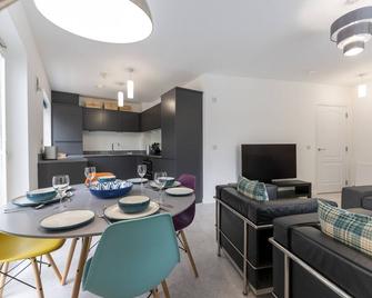 Mhuilinn Apartment - Stirling - Comedor