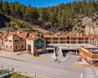 Quality Inn Keystone near Mount Rushmore - Keystone - Building