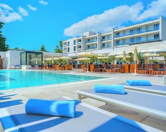 Hotel Alkar - Sinj - Piscina