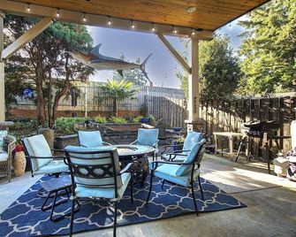 Close to DowntownLuxe-Beautiful Shower-Pets! - Vancouver - Patio