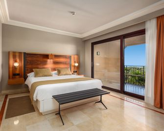 Unique Club at Lopesan Costa Meloneras Resort - Maspalomas - Bedroom