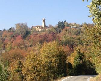 Countryside Townhouse in the Monferrine Hills - Odalengo Piccolo - Vista del exterior