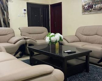 Western Sun International Hotel & Events Centre - Oshogbo - Sala de estar