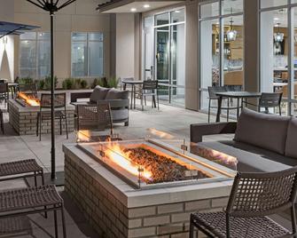Residence Inn by Marriott Chatsworth - Los Angeles - Patio