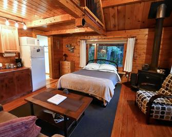 Glacier Cabin - Girdwood - Bedroom