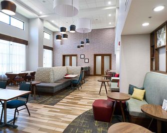 Hampton Inn & Suites Salinas - Salinas - Salon