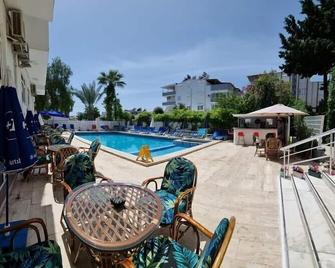 Hotel Saadet - Didim - Piscina