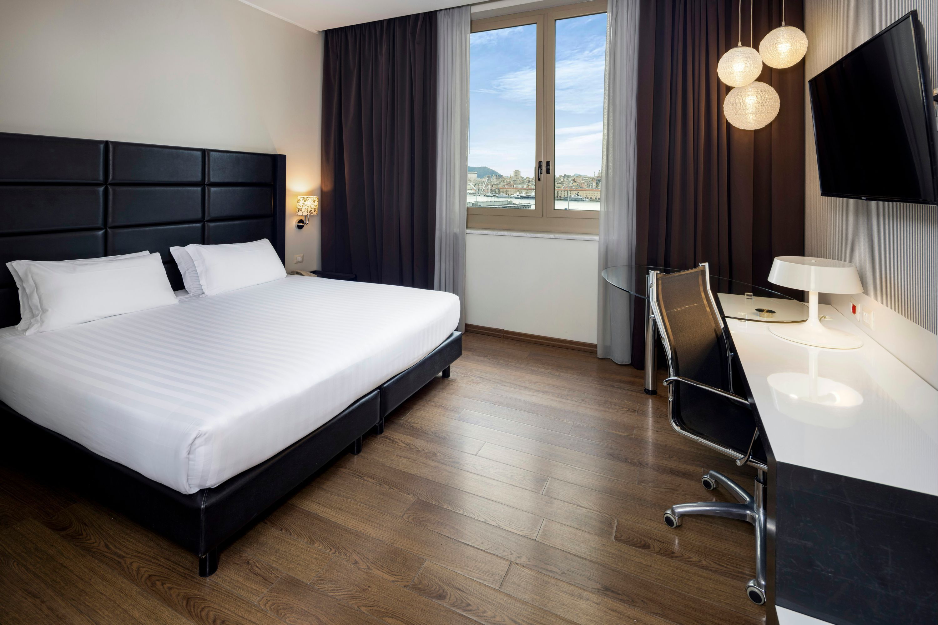 Holiday Inn Genoa City By IHG - ג'נואה - חדר שינה