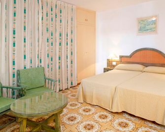 Apartamentos Bon Lloc - Santa Eulària des Riu - Habitació