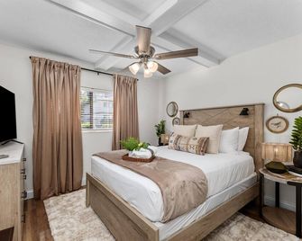 Beautiful 2 bedroom 2 bathroom condo with patio. The sleeping arrangements for this property are 2 queen beds. - Augusta - Bedroom