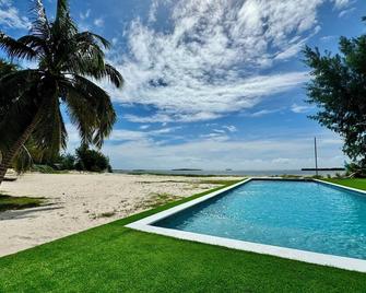 Royal Sakalava - Antsiranana - Piscine