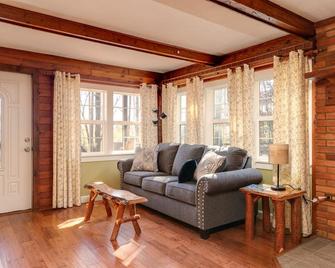 Tioga Hideaway at Wellsboro- ideal retreat! - Wellsboro - Вітальня
