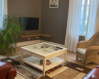 House in the heart of a small village in Sancerrois - Jars - Sala de estar