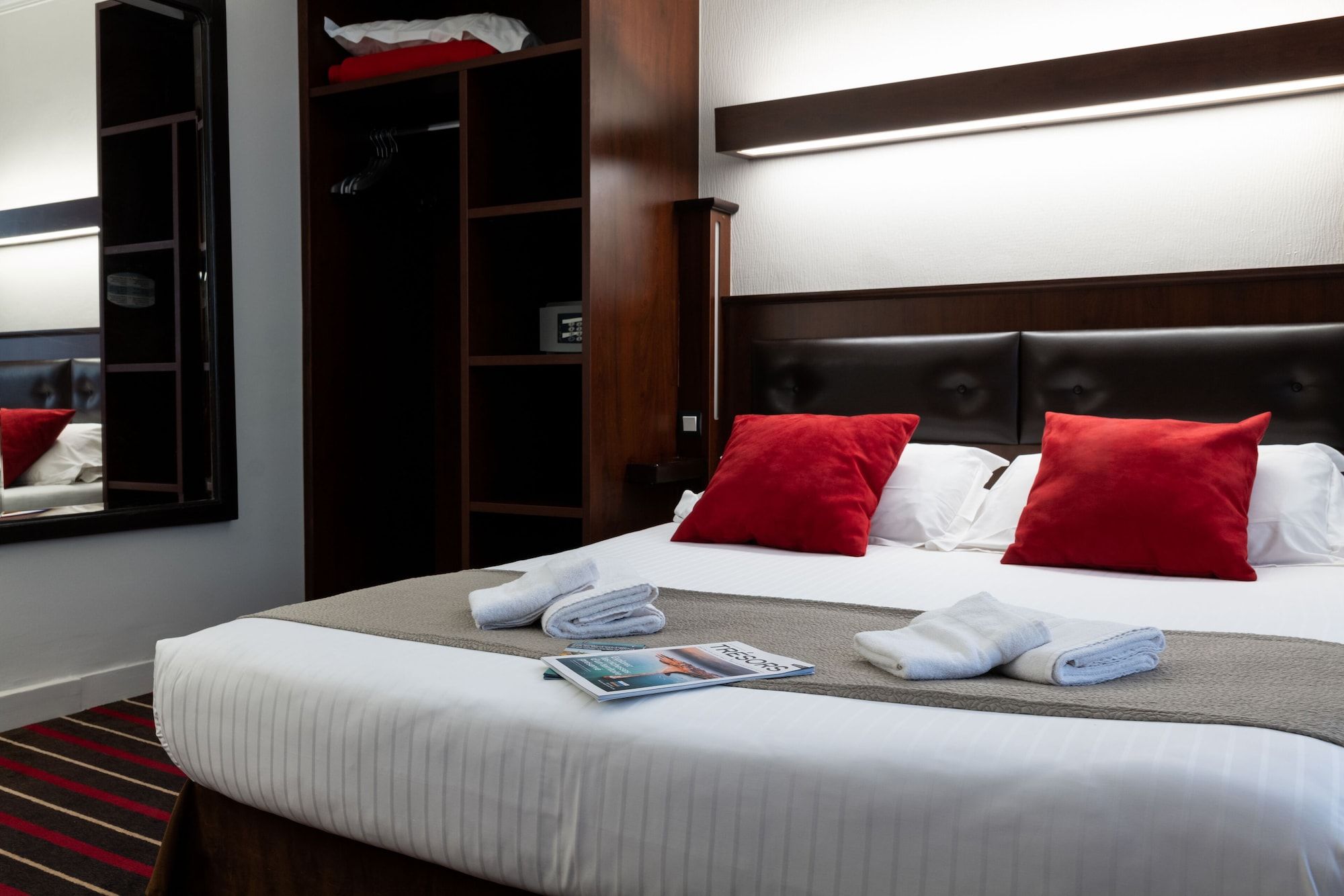 أوتل دي لونيفيرس - سان مالو - غرفة نوم