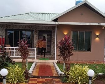 Sanskruti Holidays - Resort Karjat - Karjat - Building