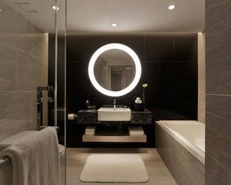 Renaissance Kuala Lumpur Hotel & Convention Centre - Kuala Lumpur - Casa de banho