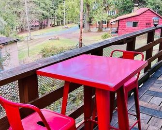 Green Hill at Rainier Lodge (0.4 miles from the entrance) - Ashford - Balcony