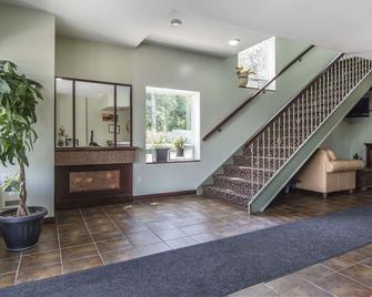 Econo Lodge - Huntsville - Lobby