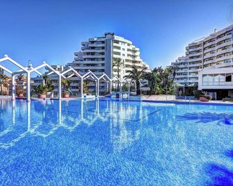 Frontal Sea View Apartment Benalbeach - Benalmádena - Pool