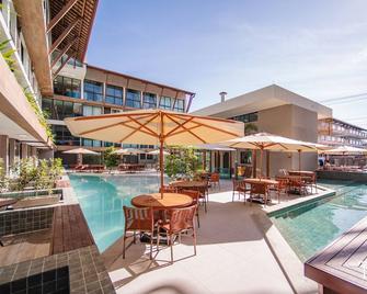 Espaço ´ike Sunny Hall Porto De Galinhas/Pe (Café Da Manhã Opcional) - 嘎林海斯港 - 游泳池