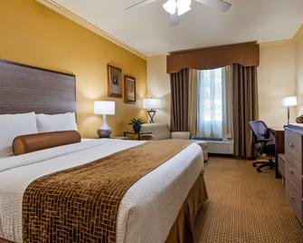 Best Western Plus Crown Colony Inn & Suites - Lufkin - Camera da letto
