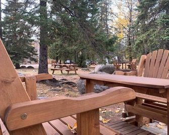 Motel Des Cascades: Standard Double Room - Baie-Saint-Paul - Patio