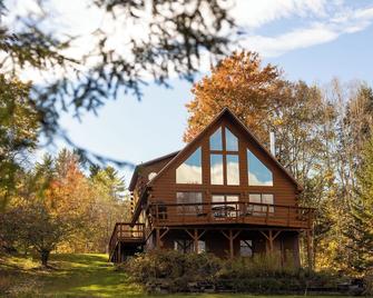 The Lake's End - Beautiful Lakefront Log Home in the White Mountains - Haverhill - Habitación