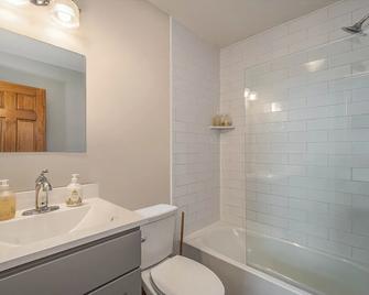 Unforgettable 8 Bedroom House - Swanton