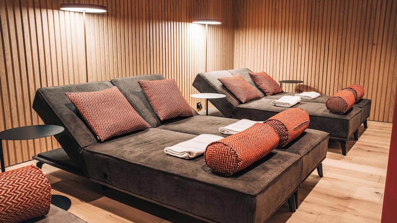 Swiss Alpine Hotel Allalin