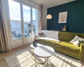 Waterfront 200m from beach - Royan - Living room